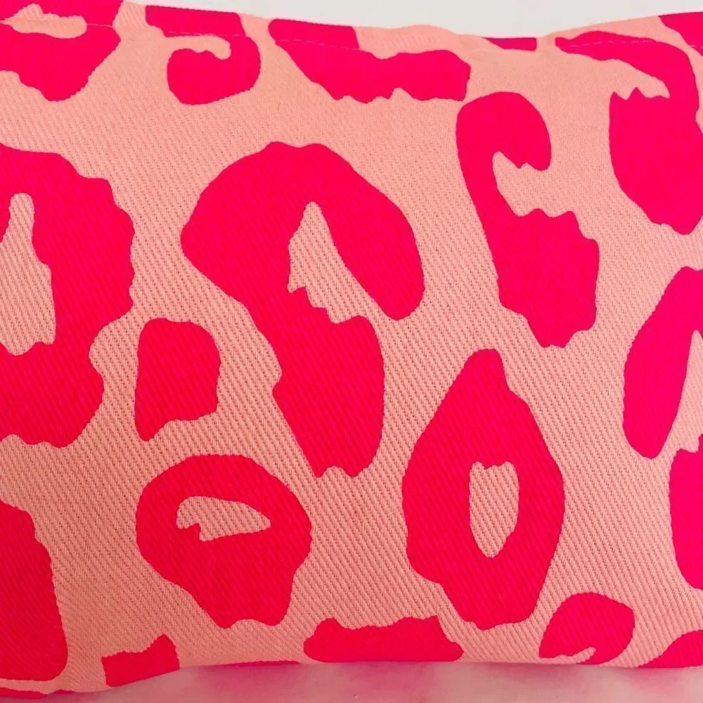 HOT PINK OVERSIZED COSMETIC BAG‎